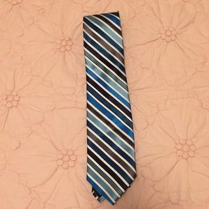 Hagar striped tie